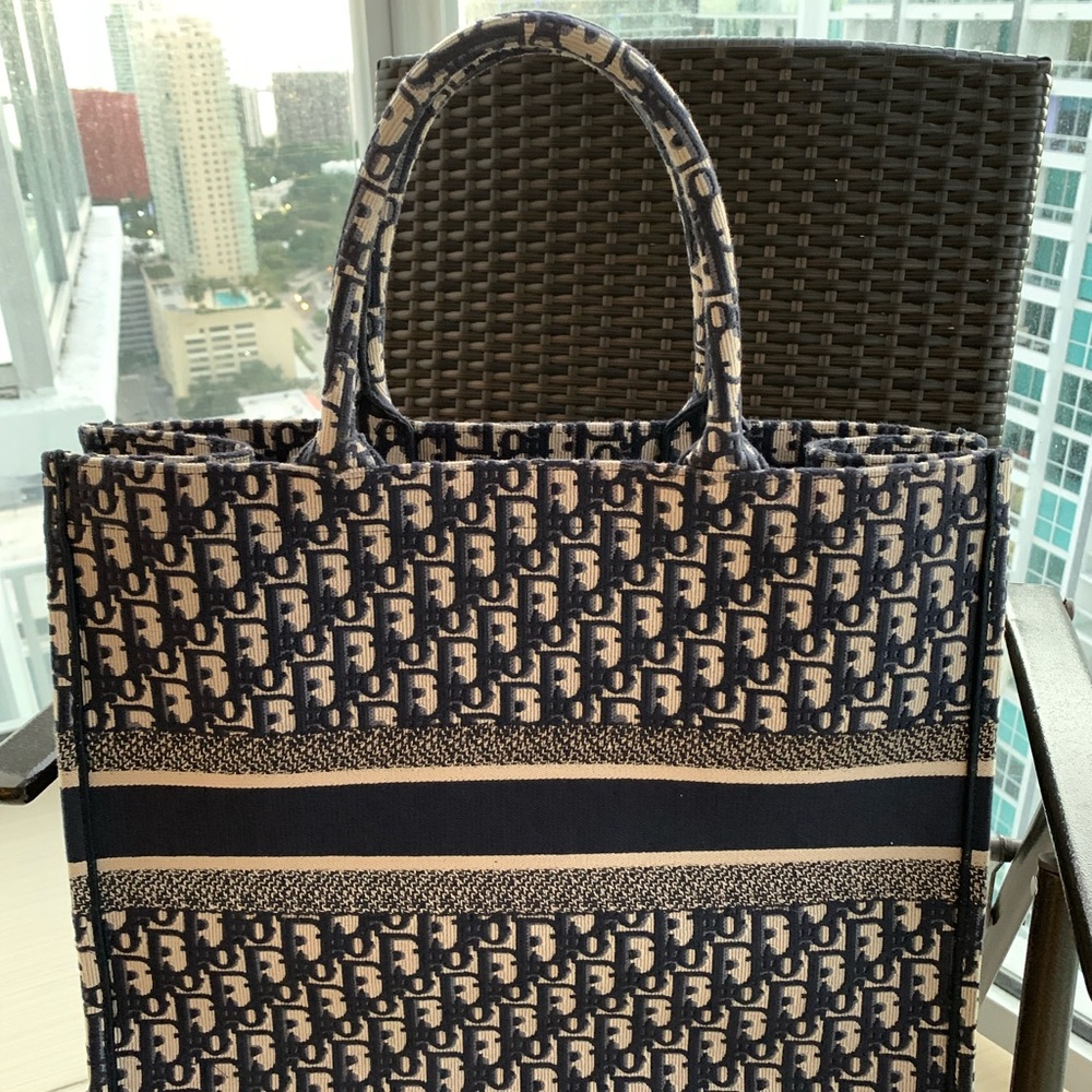 Christian Dior Book Tote Oblique Canvas - Picture 2 of 9